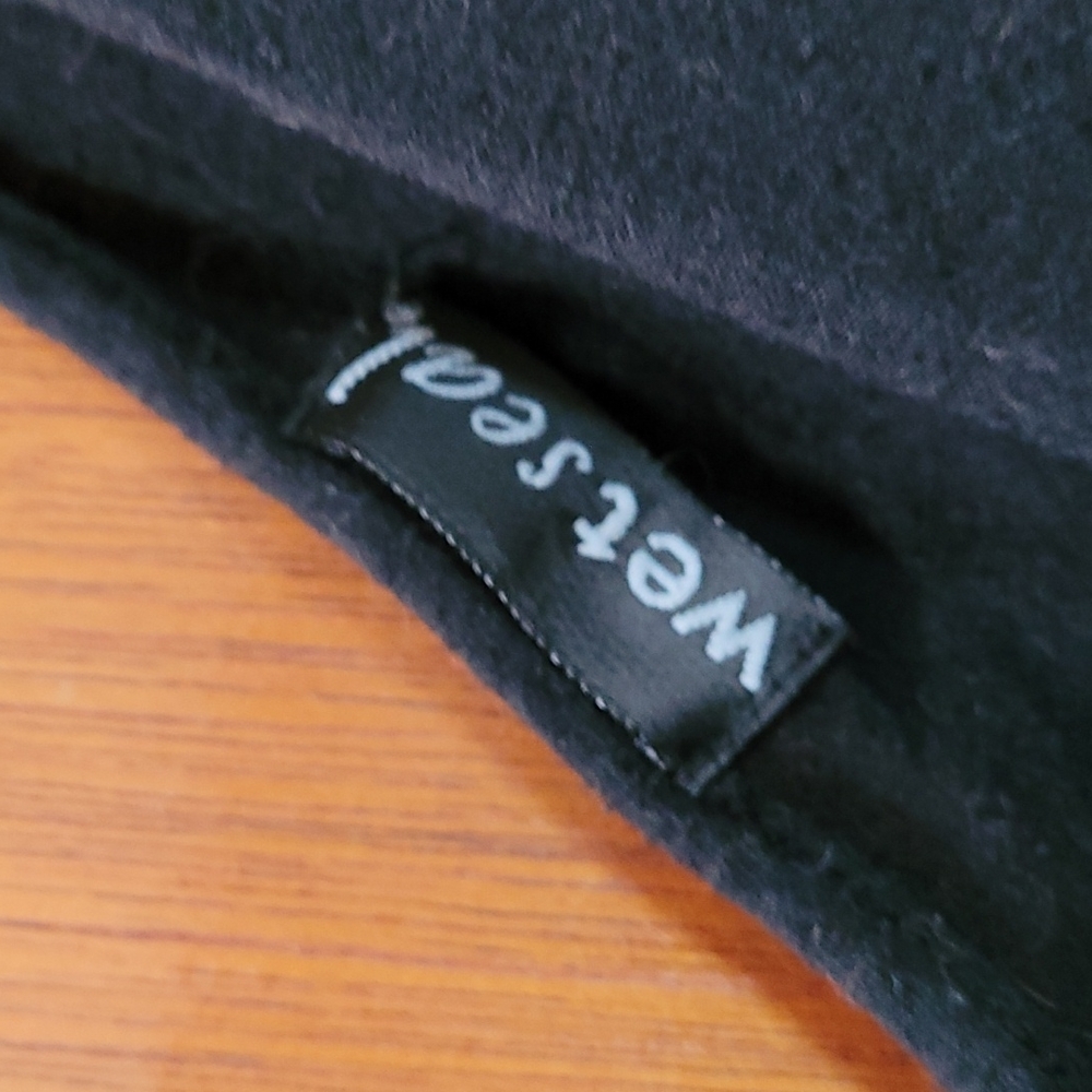 V-neck and Back Shirt - Picture 2 of 3